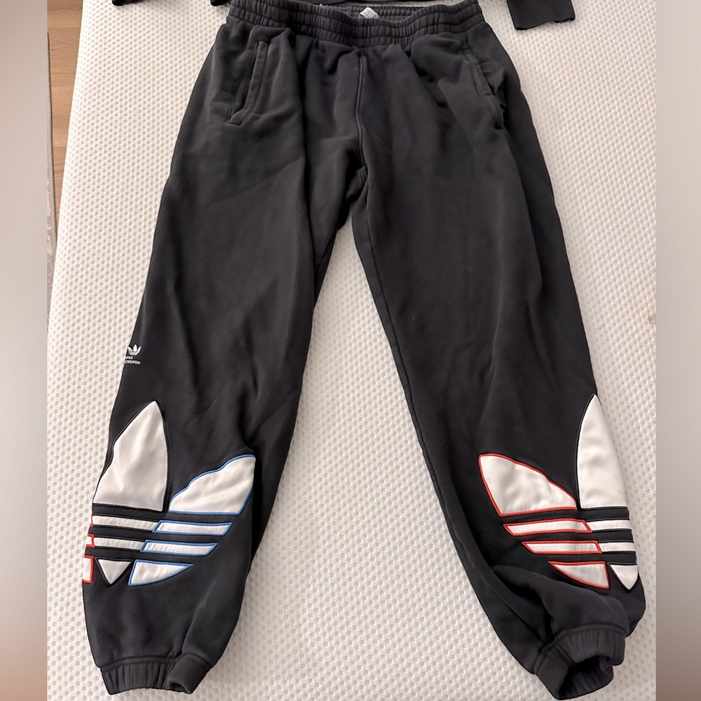 Adidas Sweat Pants size L